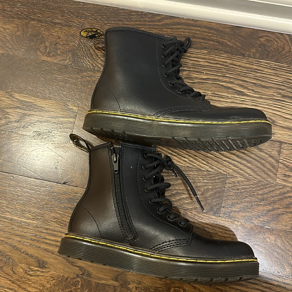 Boots - Picture 4 of 4
